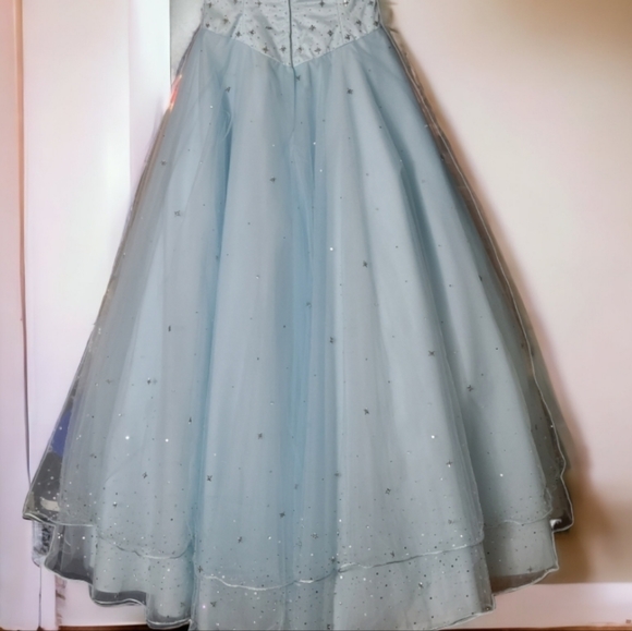 Womens 7/8 powder blue morilee ballgown. - Picture 3 of 16